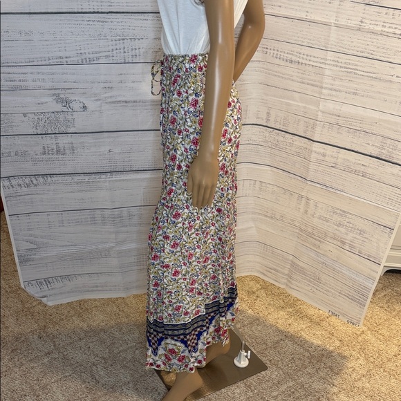 Dresses & Skirts - Floral Drawstring Maxi Skirt in Cream and Pink